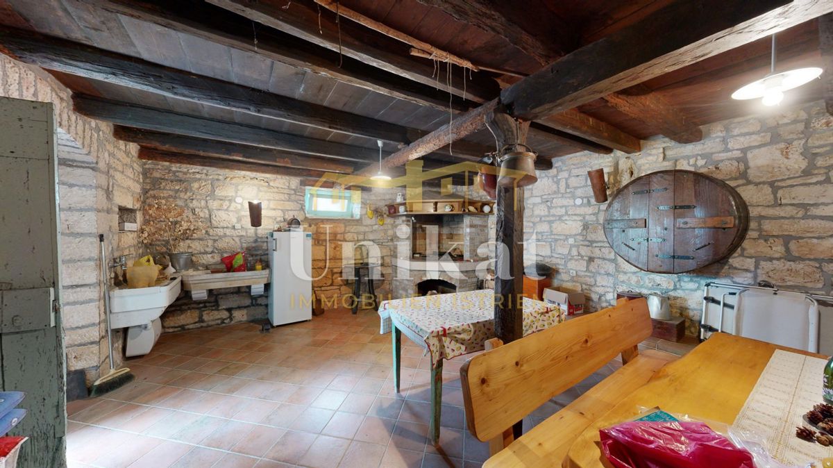 Prenovljena kamnita hiša